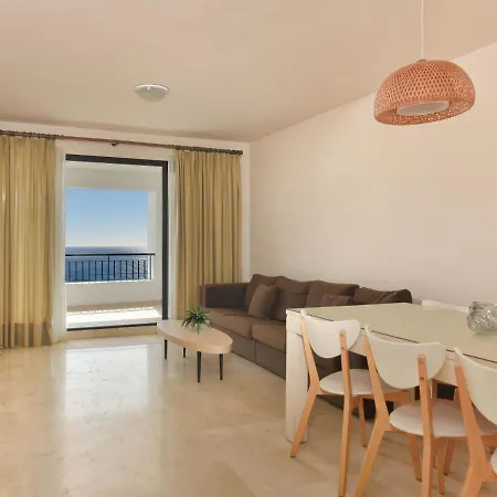 Amazing 3 Bedrooms Front Sea View- By Interhome