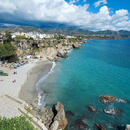 Amazing 3 Bedrooms Front Sea View- By Interhome