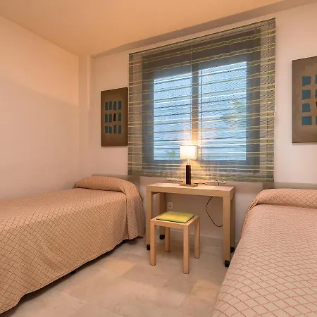 Amazing 3 Bedrooms Front Sea View- By Interhome Apartment