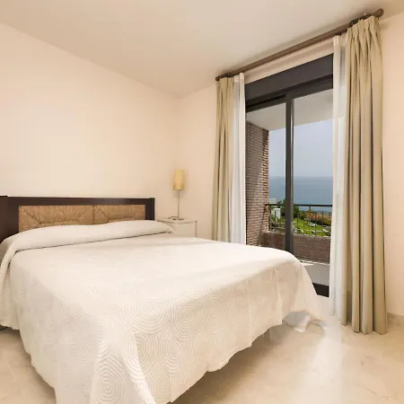 Apartment Amazing 3 Bedrooms Front Sea View- By Interhome Torrox